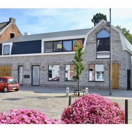 Leuk Overnachten In Hartje Laarne, Dicht Bij Gent! 外观 照片
